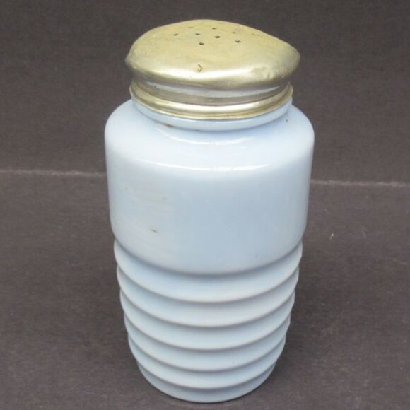 Jeannette Delphite Blue RIBBED 4 3/4 Inch High Pepper Shaker, Original Metal Lid - Picture 3 of 4